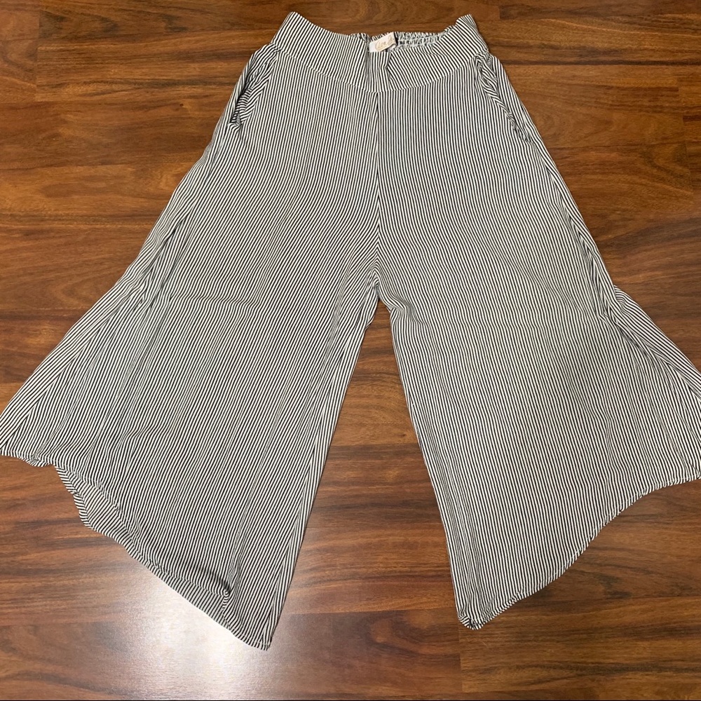 LIKE NEW Ava Sky Pant Padang